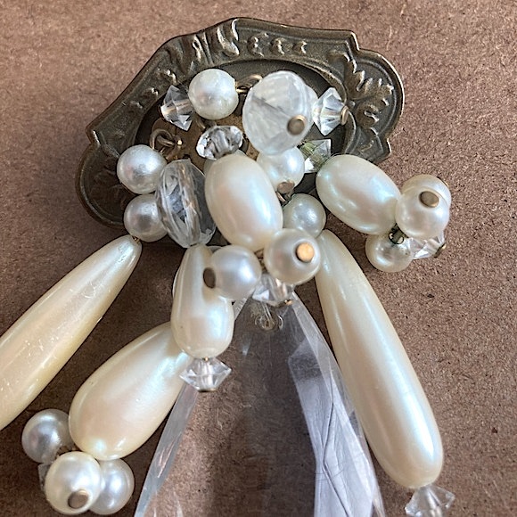 VINTAGE Crystal Drop Beaded Brooch - Picture 5 of 6
